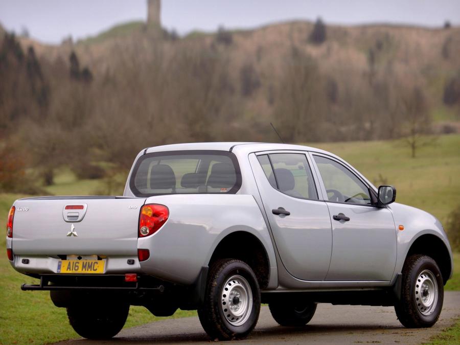  Mitsubishi L200 4Work Double Cab 2006 года  (UK) (фото 7 из 7)